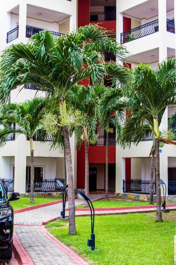 Accra Fine Suites - Holi Flats Airport Residential Екстериор снимка